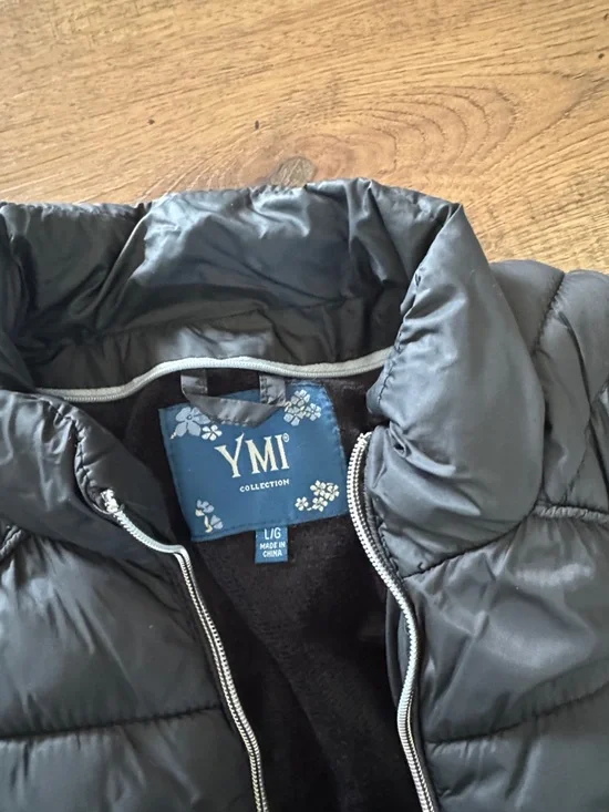 YMI Black Quilted Puffer Vest with Zip Front - Picture 2 of 3